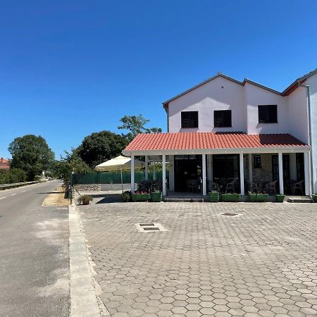 Ladonja Bb Rooms, Family Run Bed & Breakfast Rovinjsko Selo Exterior foto