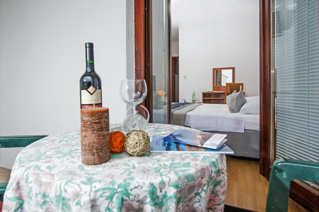Ladonja Bb Rooms, Family Run Bed & Breakfast Rovinjsko Selo Exterior foto
